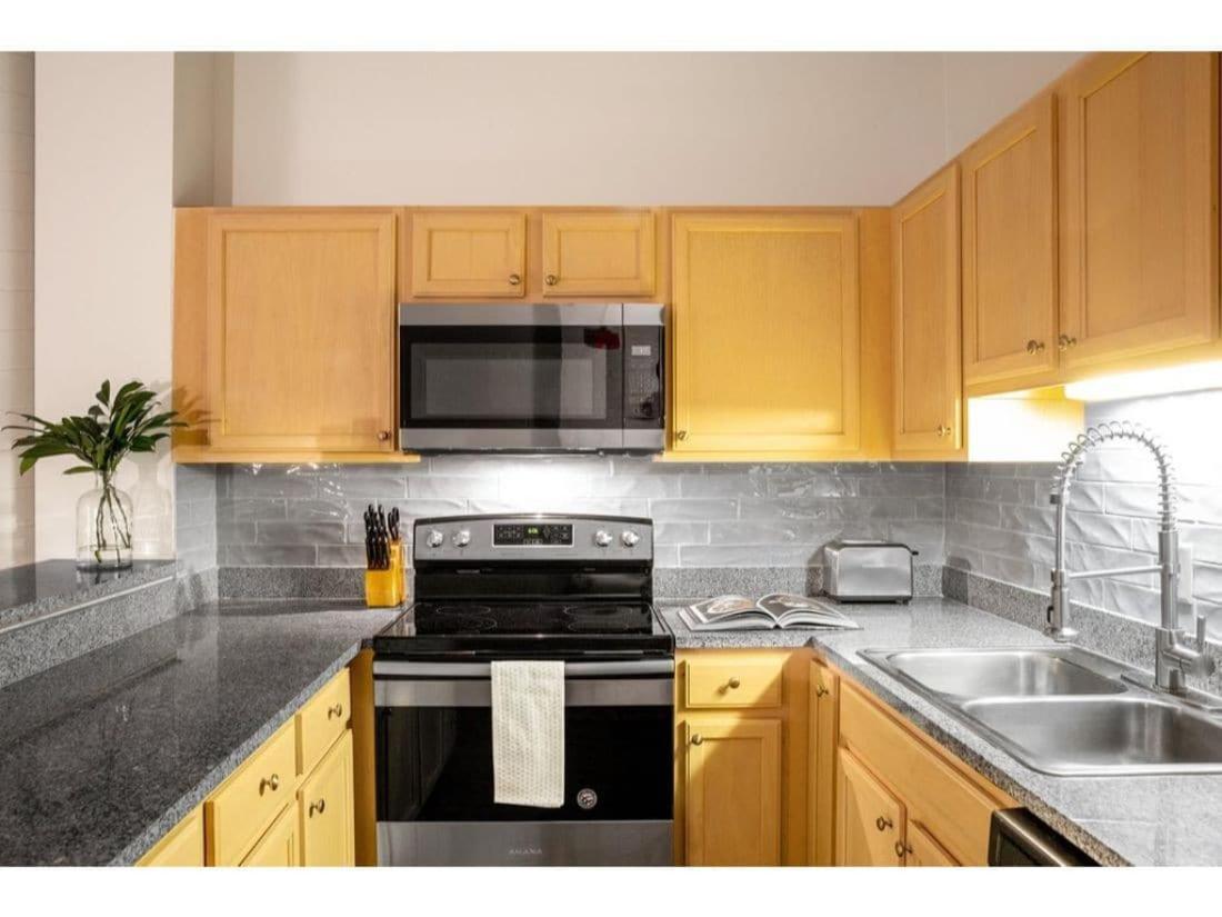 Beautiful 2Br 2Ba In The Block By Cozysuites Indianapolis Kültér fotó